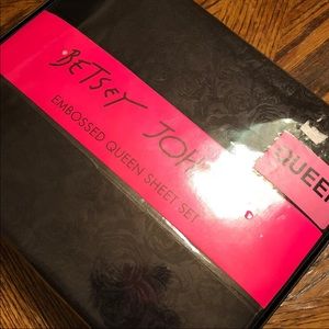 Betsey Johnson Bedding - BETSEY JOHNSON JET BLACK ROSE SHEETS Betsey Johnson Bedding - BETSEY JOHNSON JET BLACK ROSE SHEETS